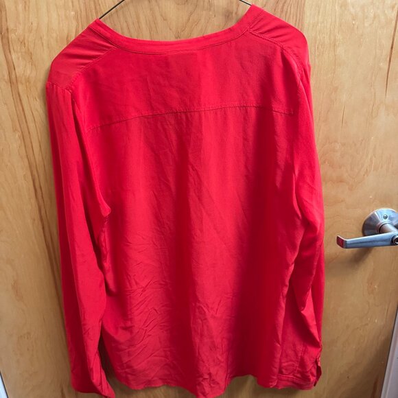 Red silk Trouve blouse - Picture 2 of 3